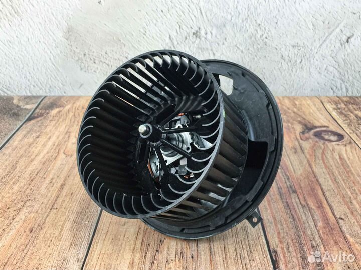 Моторчик печки для BMW X1/X3/X4 64119227670