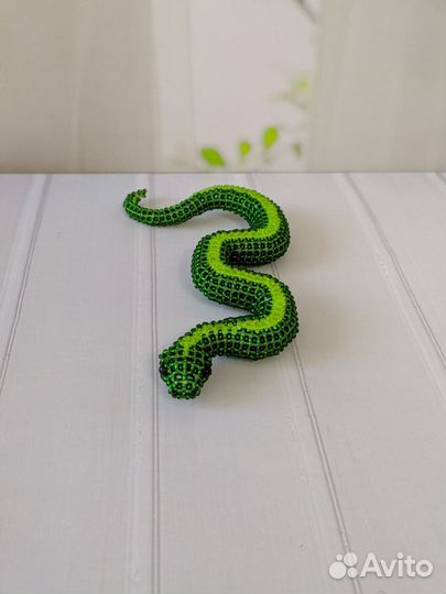 Змея из бисера