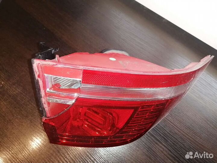 Фара задняя левая на Volkswagen Touareg