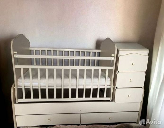 Детская кроватка 3 в 1 с комодом