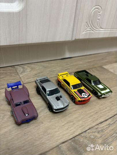 Машинки hot wheels