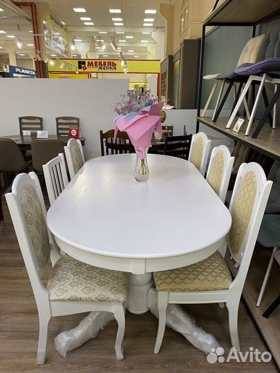 Стол массив для гостиной