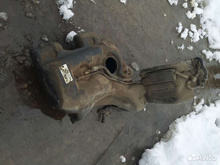 Бензобак Volkswagen Passat B5