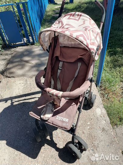 Прогулочная коляска трость