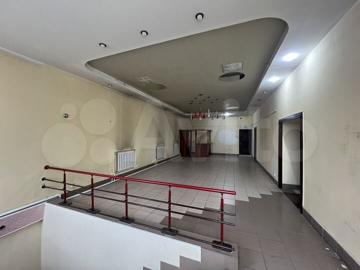 Здание, 882 м²