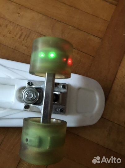 Скейтборд со светящимися колесами + второй бонус