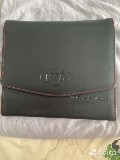 Крючок в багажник 1k867615a и папка под документы