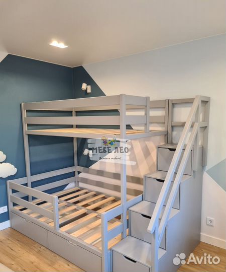 Двухъярусная кровать