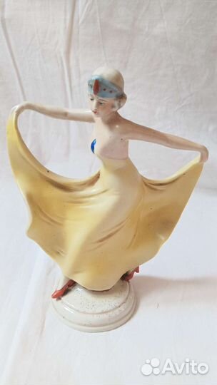 Фарфоровые статуэтки