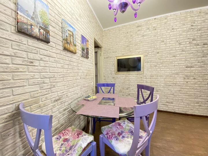 2-к. квартира, 70 м², 1/4 эт.