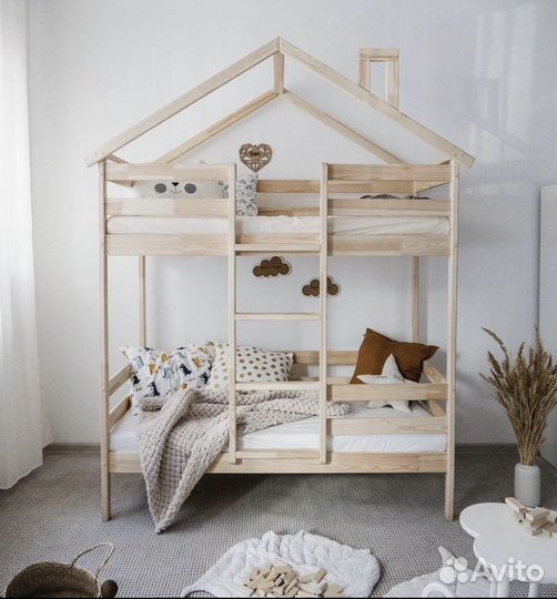 Кровать двухьярусная особая