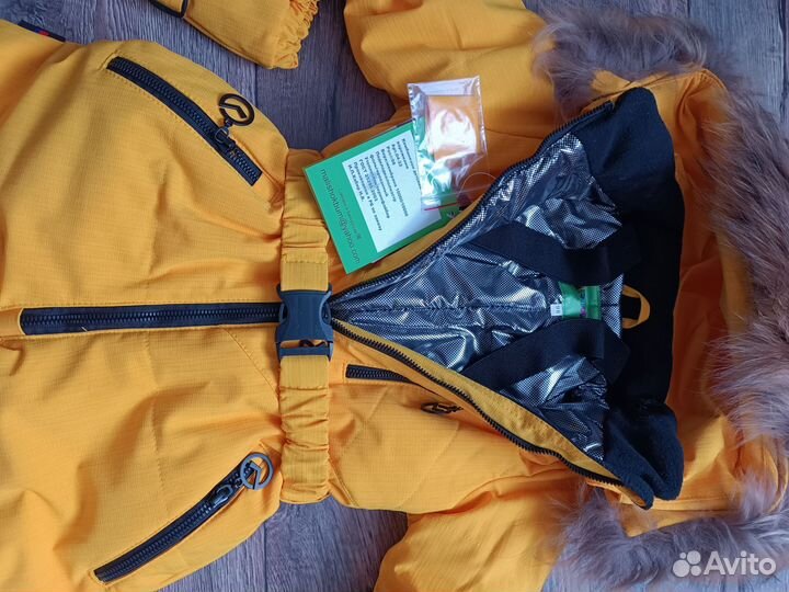 Зимний комбинезон 116-122 новый