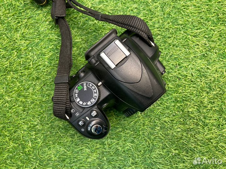 Nikon D3100 17.650 кадров