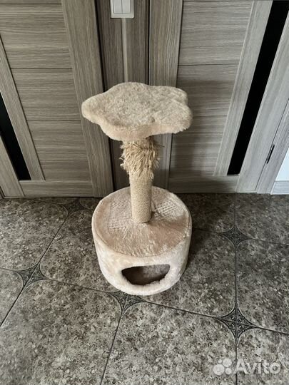 Домик для кошки с когтеточкой бу