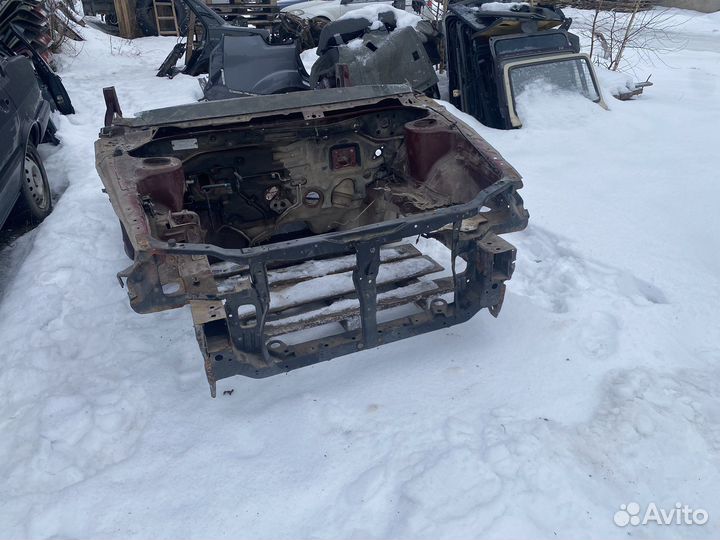 Передняя часть кузова Kia Spectra