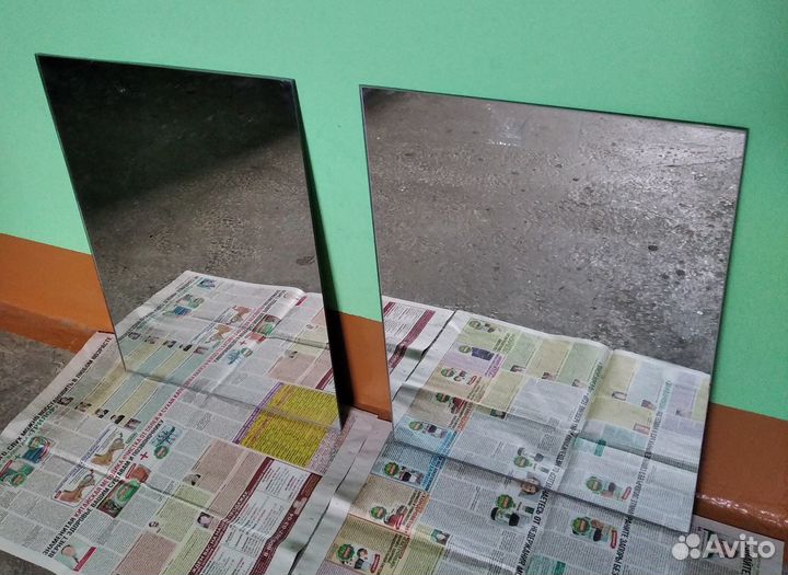 Зеркало осталось одно