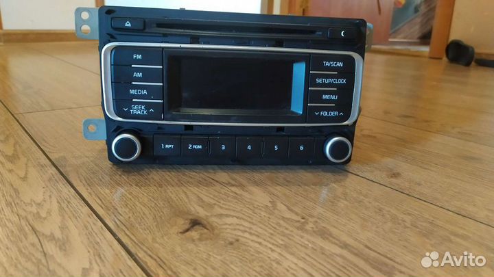 Продам магнитофон в Kia Rio