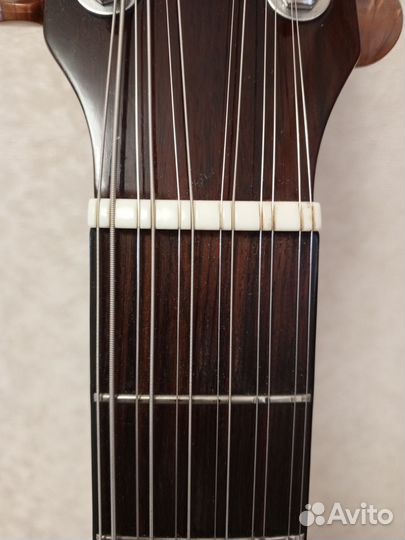 Акустическая гитара