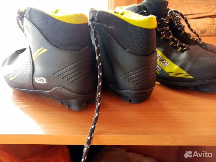 Лыжные ботинки