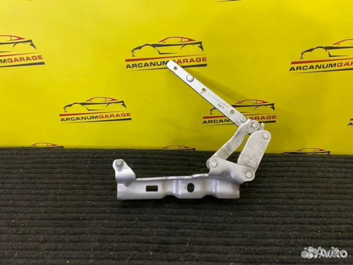 Петля капота правая Mercedes Clc W203 M271.957