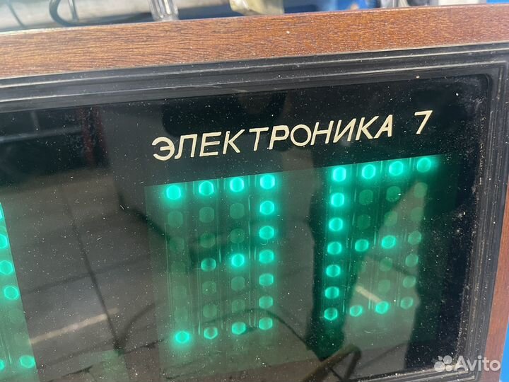 Часы электроника 7