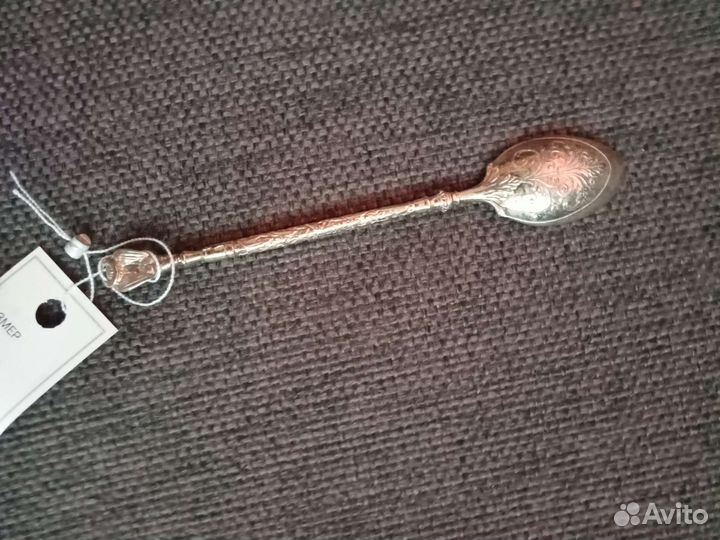 Серебряная ложка на первый зубик