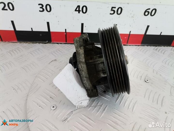 Помпа Volkswagen Fox 2 2007 03D121005