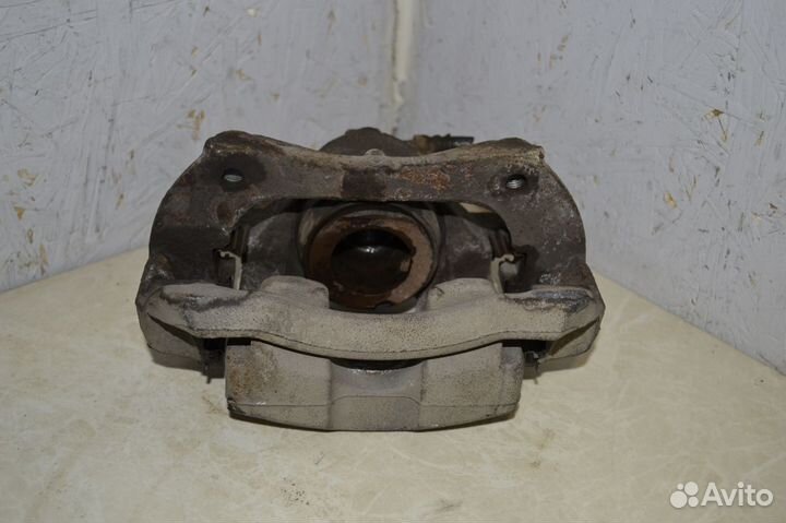 Тормозной суппорт передний правый Chevrolet Круз