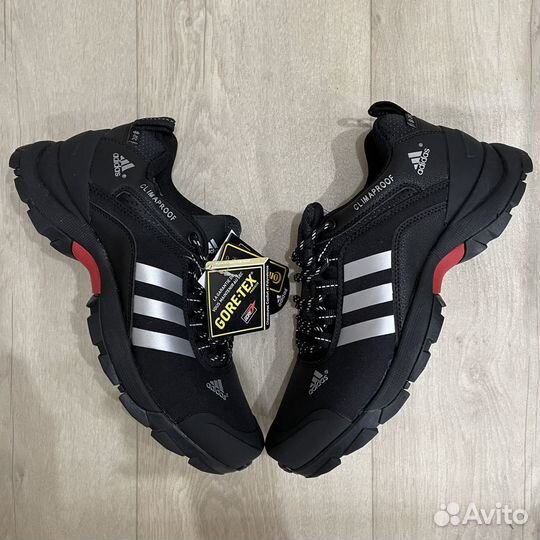 Зимние кроссовки adidas