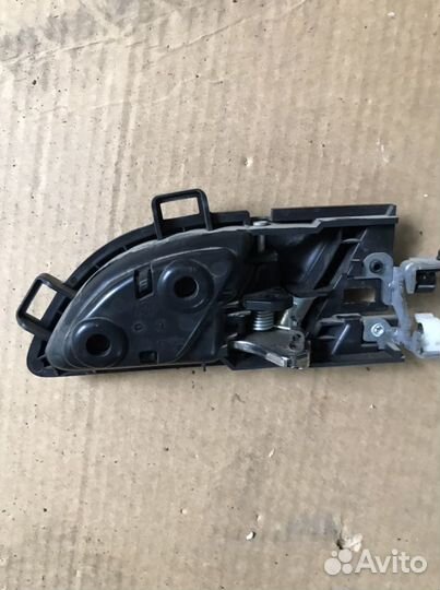 Ручка внутрен. задней левой двери Хонда CR-V3(792