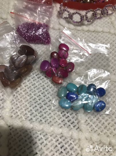 Бисер, бусины разноцветные россыпью