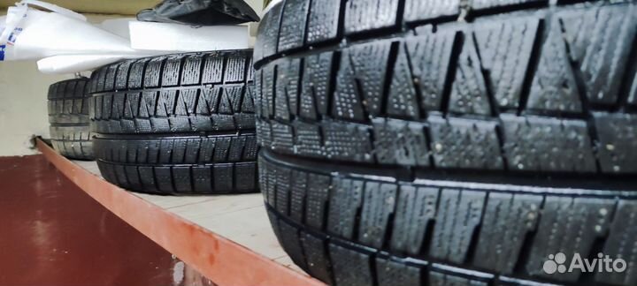 Bridgestone Blizzak Revo GZ 215/55 R16
