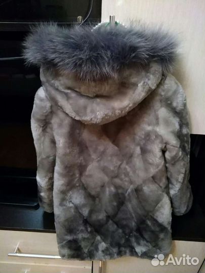 Шуба мутоновая с чернобуркой