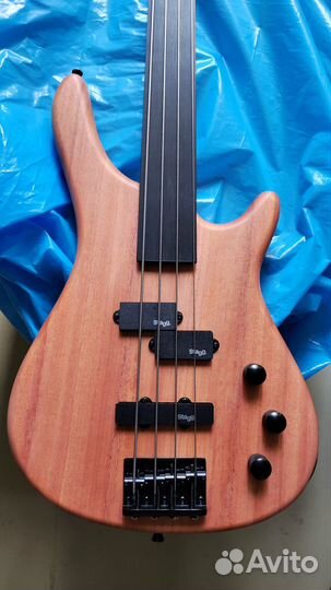 Бас-гитара безладовая Stagg BC300FL-NS