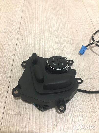 Блок управления сиденьем левый Mercedes Benz E280