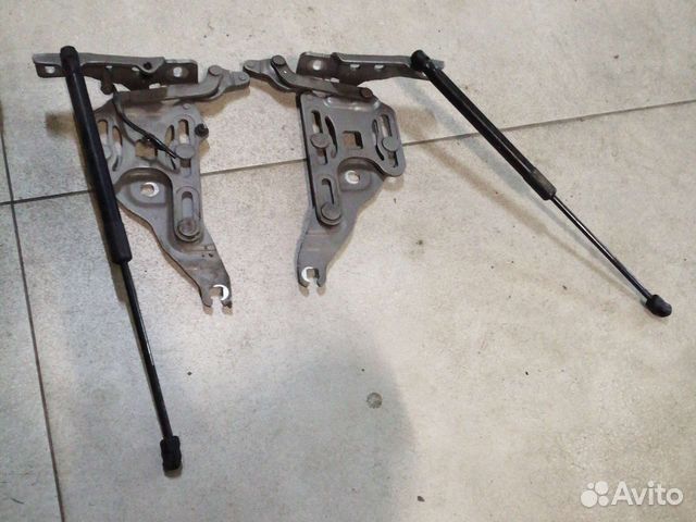 Петля капота на BMW X5E70