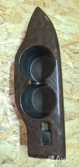 Подстаканник задний левый Toyota Kluger MCU25W