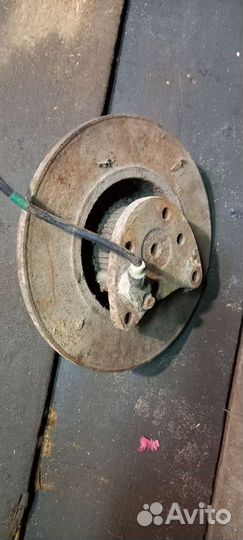 Кулак ступица задняя VW Passat Golf Vento