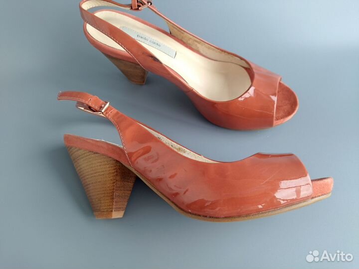 Лаковые босоножки размер 35