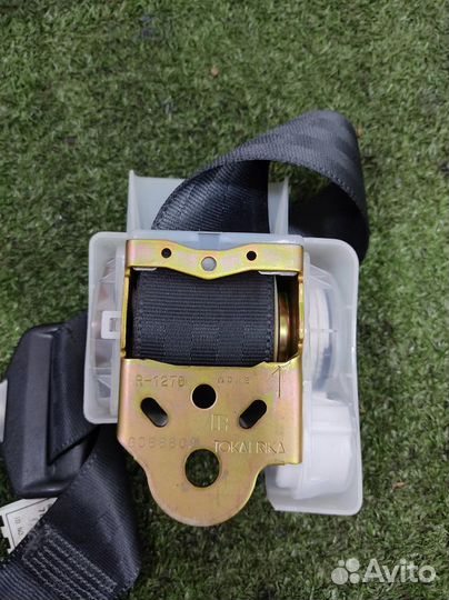 Ремень безопасности задний средний Lexus RX300 (M