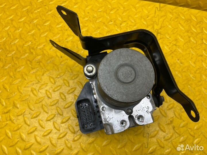 Блок ABS Mitsubishi Pajero Sport KH 4D56 2015