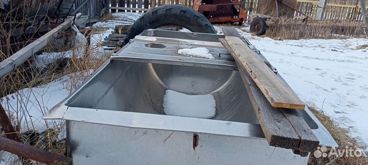 Емкость для воды металлическая