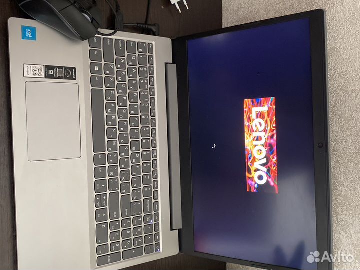 Ноутбук lenovo
