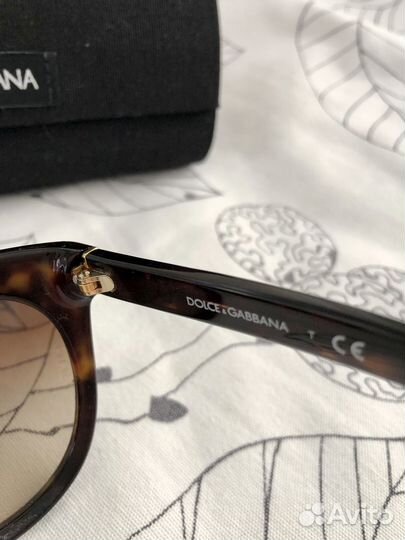 Солнцезащитные очки женские брендовые