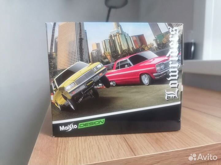 Машинка Maisto Chevrolet Caprice 1:26