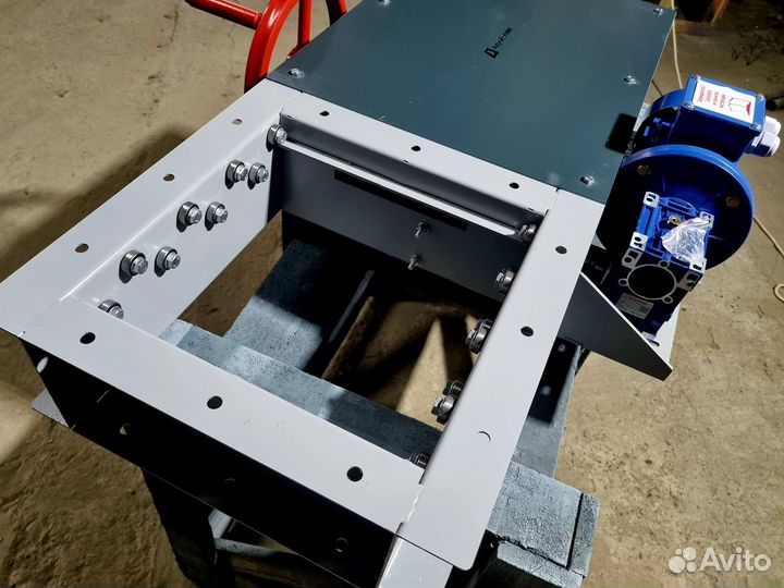 Задвижка реечная с электроприводом 300х300