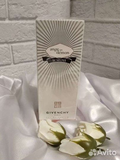 Духи женские в ассортименте новые