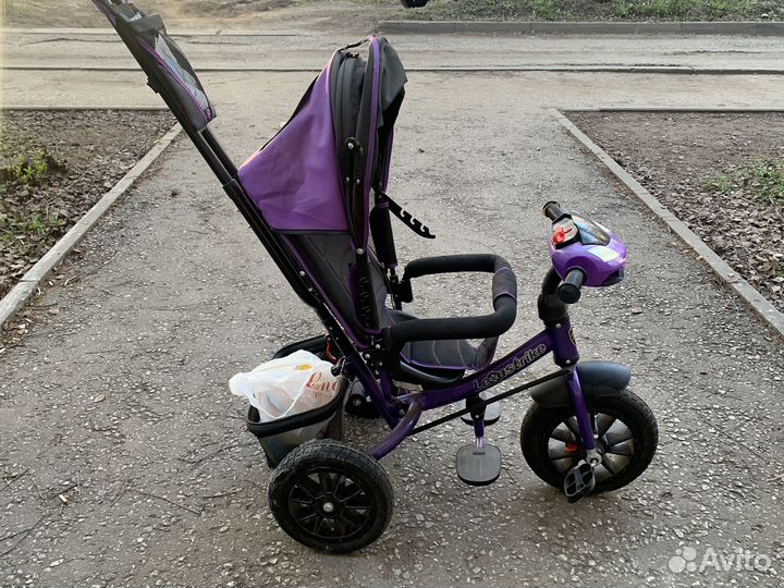 Детский трехколесный велосипед с ручкой