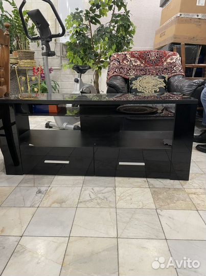 Подставка под телевизор