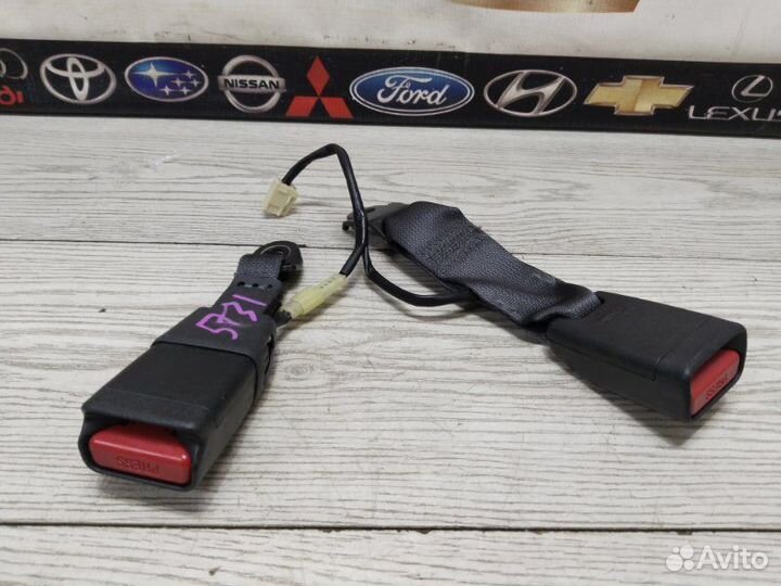 Замок ремня безопасности задний левый Subaru Xv